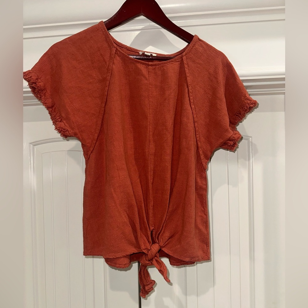 Umgee Rust Fringe Sleeve Tie-Front Top | Size Small
